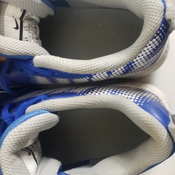 Nike Team Hustle Quick Basketball Shoes size 4Y - Picture 7 of 8